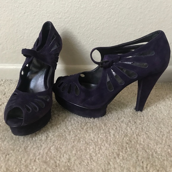 Heels - Picture 2 of 2